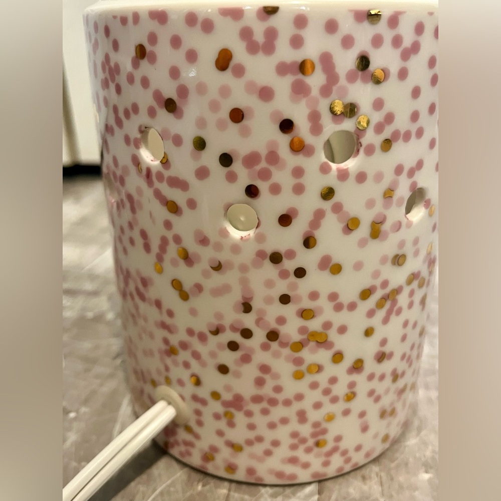SCENTSY Dream Big Wax Warmer Pink/ Gold Glitter Heart Inspiration - Picture 5 of 8